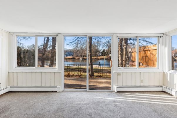 Empty room, Interior, Sun Room, Water