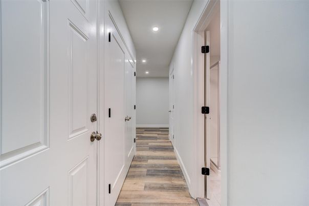 Interior, Recessed Lighting, Wood Texture Flooring