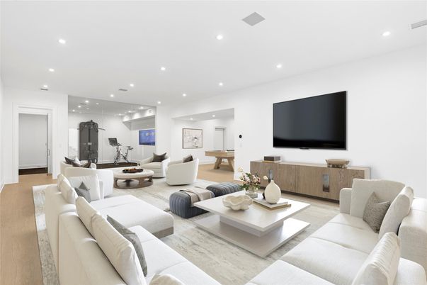 Fitness Equipment, Interior, Living room, Recessed Lighting, Wood Texture Flooring