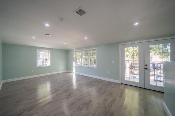 Empty room, Interior, Recessed Lighting, Wood Texture Flooring
