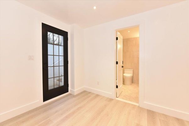 Bathroom, Interior, Recessed Lighting, Wood Texture Flooring