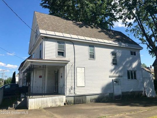 Exterior, Facade, Cape Cod