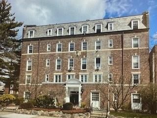 Exterior, Facade, Brick Facade, Georgian
