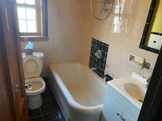 Bathroom, Free Standing Baths, Interior