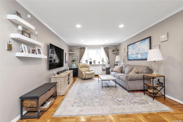 Interior, Living room, Recessed Lighting, Wood Texture Flooring