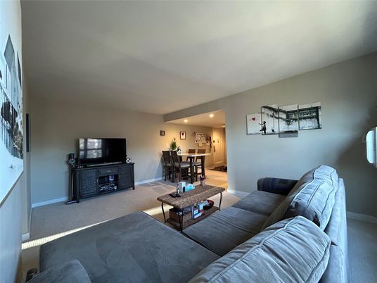 Dining room, Interior, Living room, Recessed Lighting