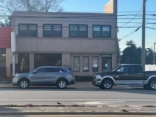 Exterior, Facade, Rowhouse