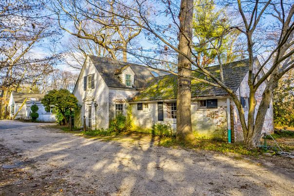 Exterior, Facade, Cape Cod