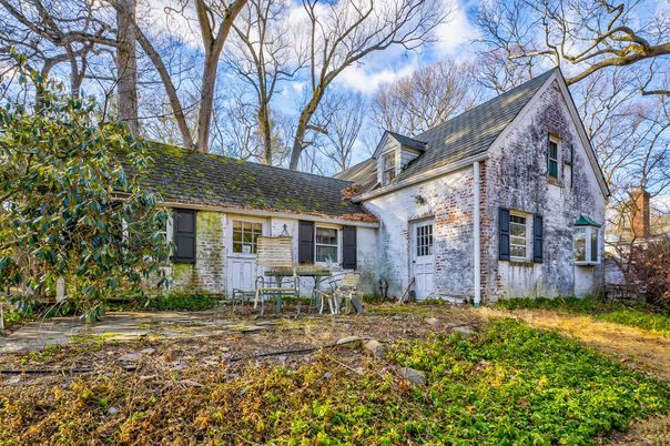 Exterior, Facade, Brick Facade, Cape Cod