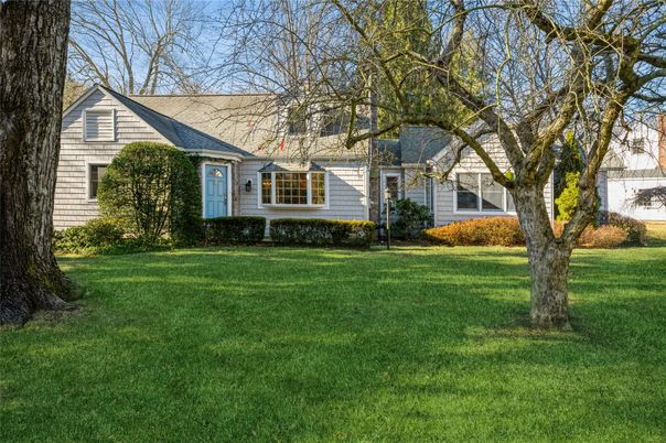 Backyard, Exterior, Facade, Cape Cod