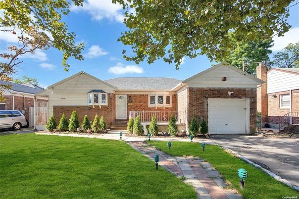 Attached, Exterior, Facade, Brick Facade, Ranch