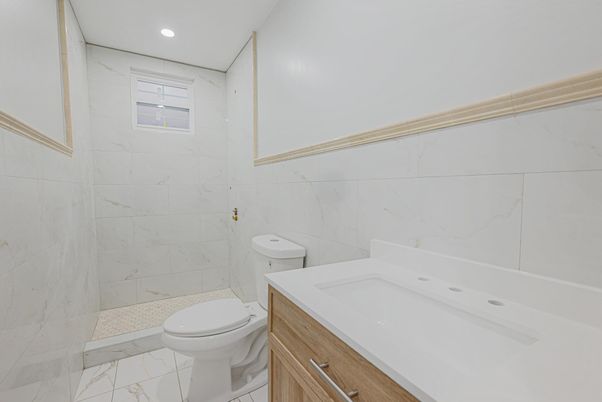 Bathroom, Interior, Marble, Marble Walls, Recessed Lighting