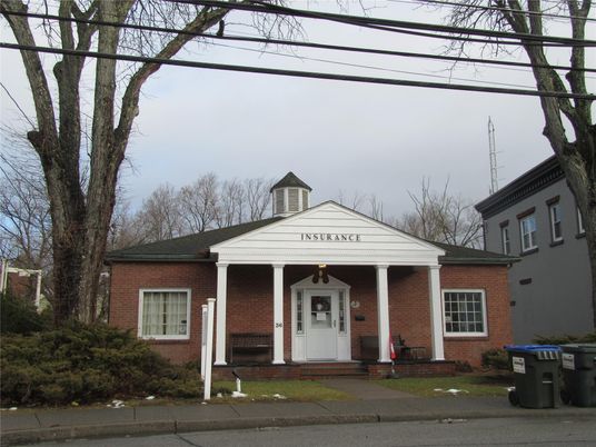 Exterior, Facade, Brick Facade, Georgian