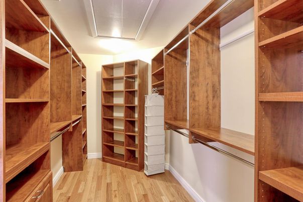 Interior, Walk-in Closets, Wood Texture Flooring