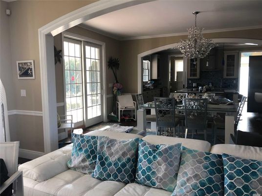 Chandelier, Dining room, Interior, Living room