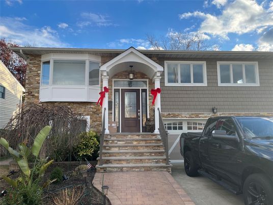 Attached, Exterior, Facade, Raised Ranch