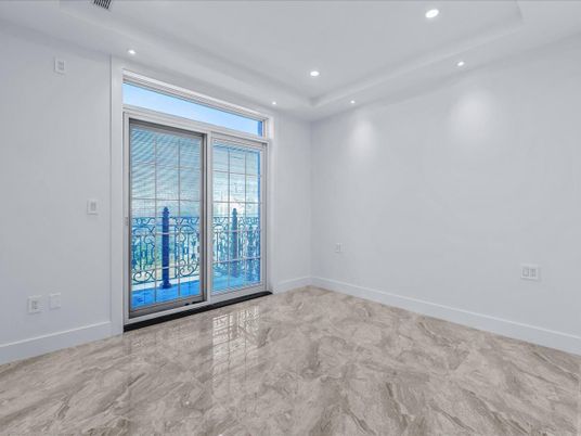 Empty room, Interior, Marble, Recessed Lighting