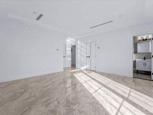 Empty room, Interior, Marble, Recessed Lighting