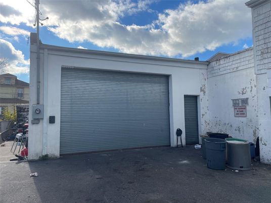 Detached Garage, Exterior