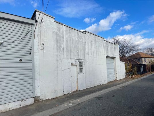 Detached Garage, Exterior
