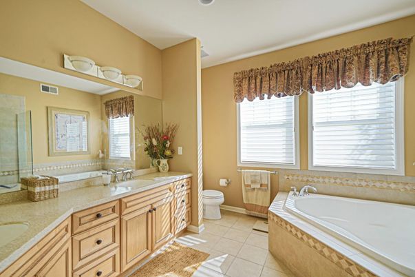 Bathroom, Dual Sink Vanities, Interior, Recessed Lighting