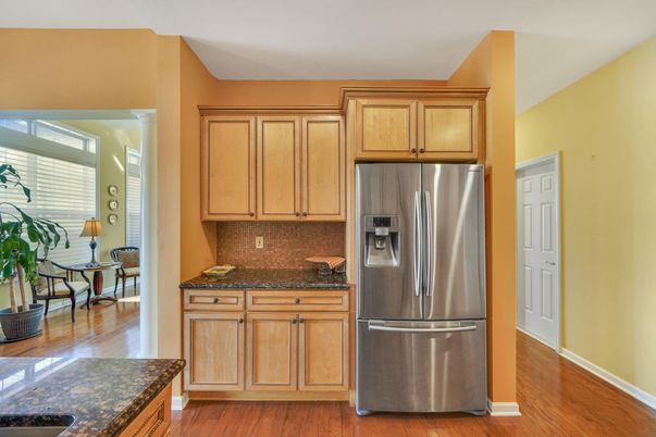 Dining room, Interior, Kitchen, Stainless Steel Appliances, Wood Texture Flooring