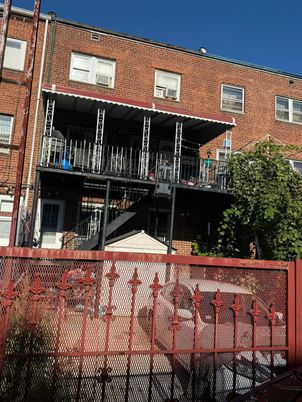 Exterior, Facade, Brick Facade, Rowhouse