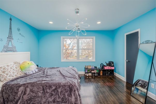 Bedroom, Interior, Pendant Lights, Recessed Lighting, Wood Texture Flooring