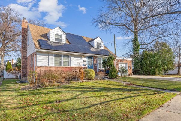 Attached, Exterior, Facade, Brick Facade, Cape Cod