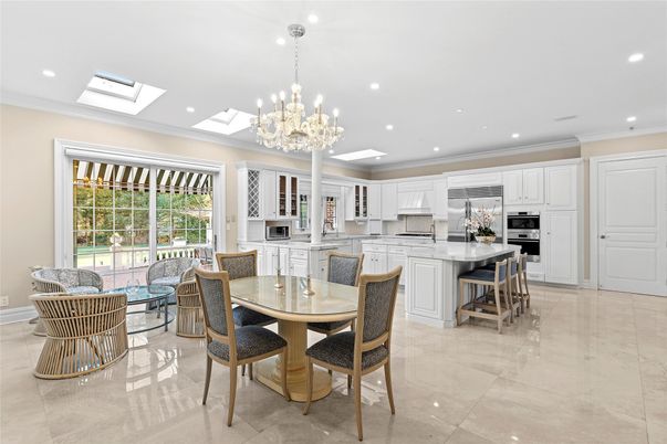 Chandelier, Dining room, Interior, Kitchen, Recessed Lighting, Stainless Steel Appliances