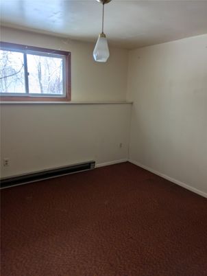 Empty room, Interior, Pendant Lights
