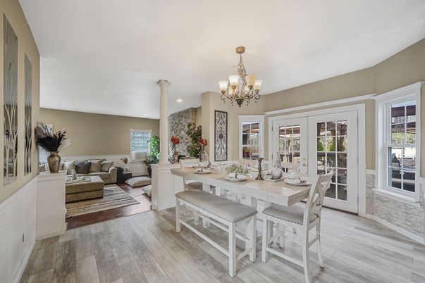 Chandelier, Dining room, Interior, Living room, Recessed Lighting, Wood Texture Flooring