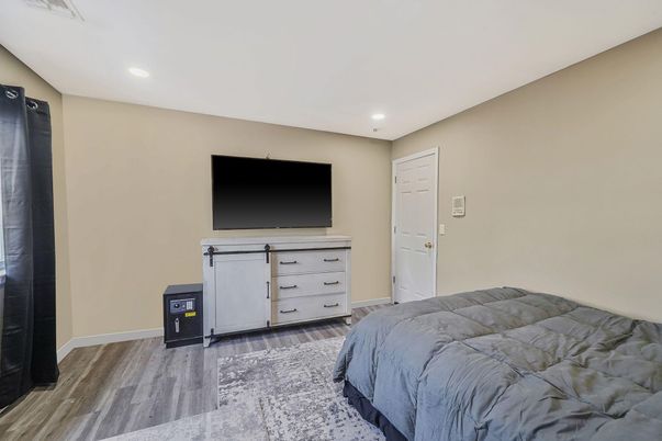 Bedroom, Interior, Recessed Lighting, Wood Texture Flooring