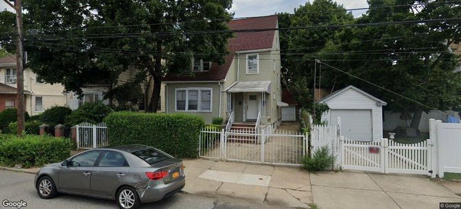 Exterior, Facade, Rowhouse