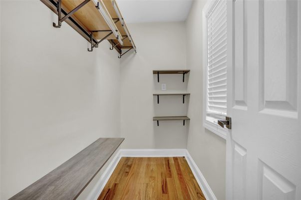 Interior, Walk-in Closets, Wood Texture Flooring