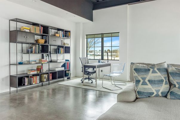 Home Office, Interior