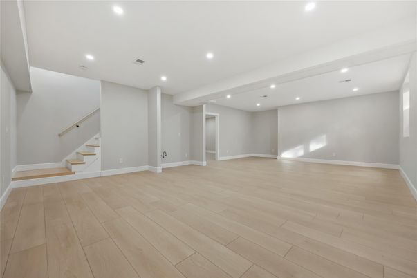 Empty room, Interior, Recessed Lighting, Wood Texture Flooring
