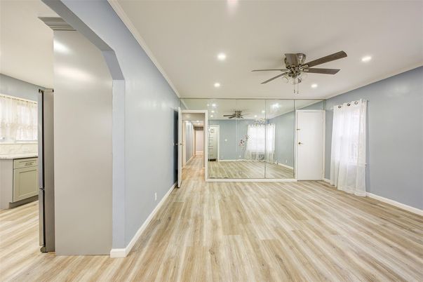 Interior, Recessed Lighting, Wood Texture Flooring