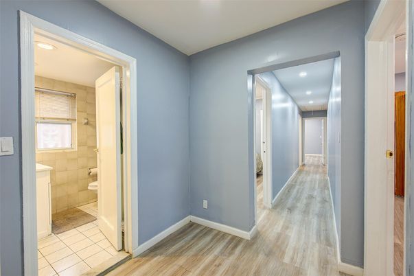 Bathroom, Interior, Recessed Lighting, Wood Texture Flooring
