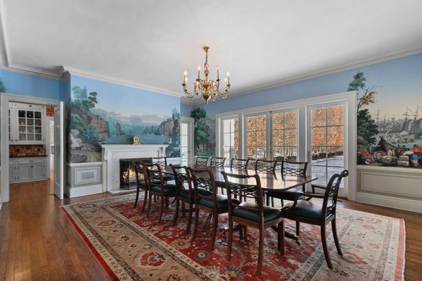 Chandelier, Dining room, Fireplace, Interior, Wood Texture Flooring