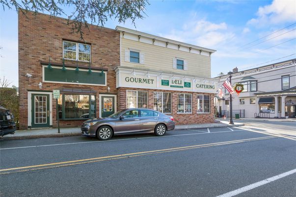 Exterior, Facade, Brick Facade, Rowhouse