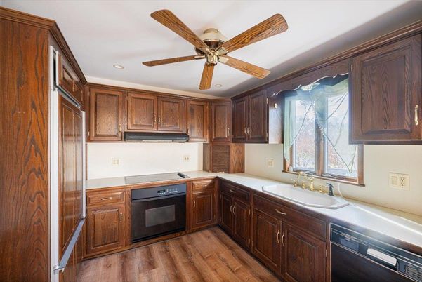 Interior, Kitchen, Recessed Lighting, Wood Texture Flooring