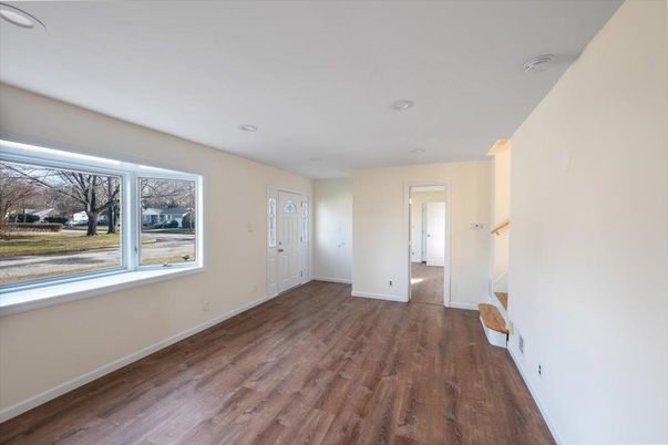 Empty room, Interior, Recessed Lighting, Wood Texture Flooring