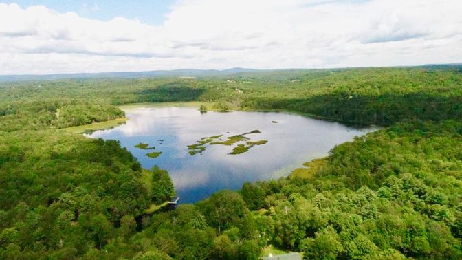 Exterior, Lake