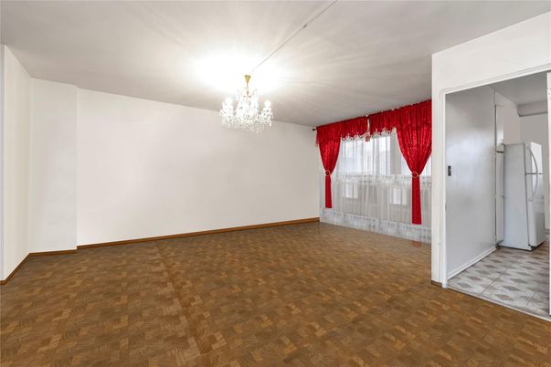 Chandelier, Empty room, Interior, Wood Texture Flooring