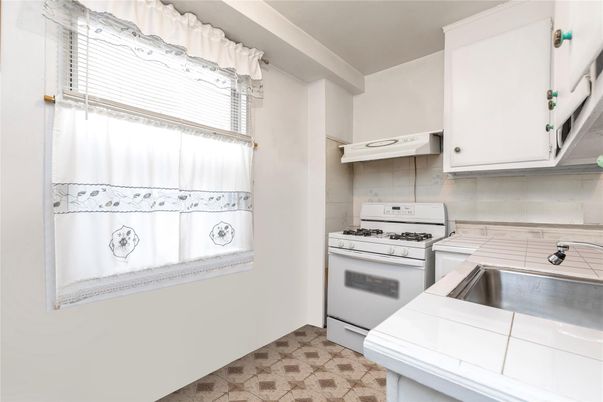 Interior, Kitchen, Tile Countertops