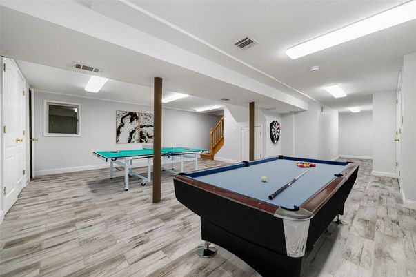 Billiard Table, Game Room, Interior, Wood Texture Flooring