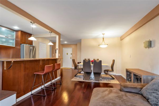 Dining room, Interior, Kitchen, Pendant Lights, Recessed Lighting, Wood Texture Flooring