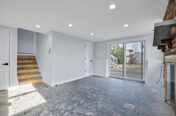 Empty room, Interior, Recessed Lighting