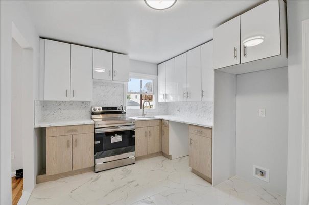 Interior, Kitchen, Marble, Stainless Steel Appliances